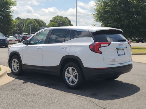 Used 2024 GMC Terrain SLE FWD image 5