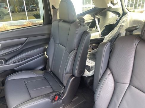 New 2026 Subaru Ascent Limited image 12
