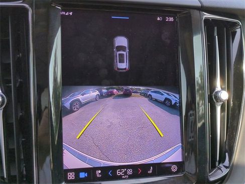 Used 2023 Volvo XC60 B5 Core image 20