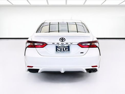 Used 2024 Toyota Camry SE FWD image 5