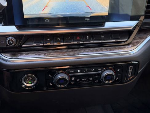 Used 2023 Chevrolet Silverado 1500 LT image 18