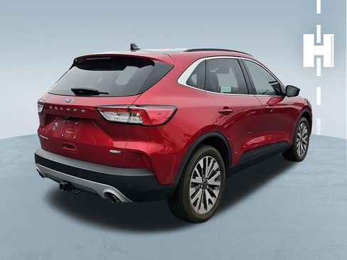 Used 2020 Ford Escape Titanium w/ Titanium Premium Package 2.0 AWD/4WD image 3