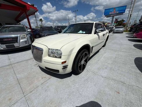 Used 2008 Chrysler 300 LX RWD image 7