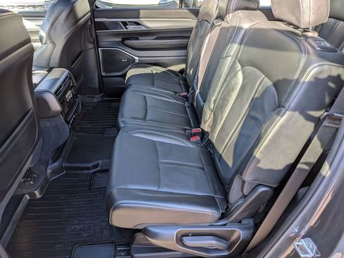 Used 2023 Jeep Wagoneer Series II image 25