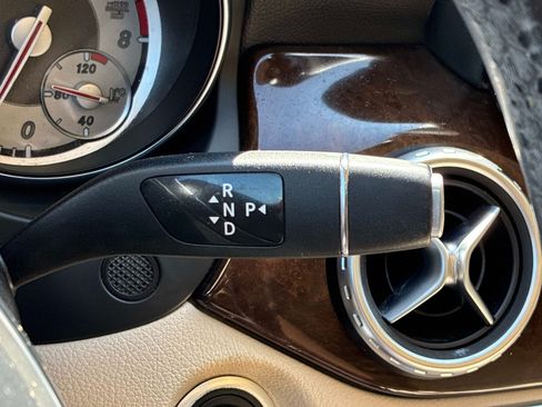 Used 2015 Mercedes-Benz GLA 250 4MATIC image 29
