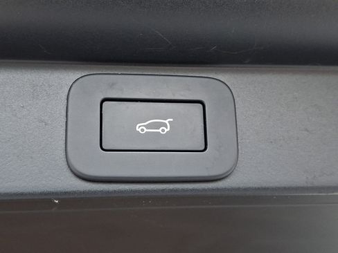 Used 2023 Land Rover Range Rover Long Wheelbase SE AWD/4WD image 32