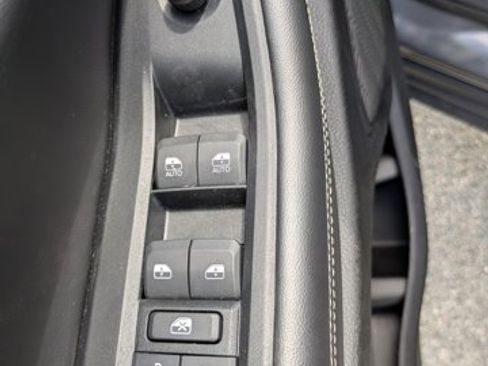 Used 2025 Jeep Grand Cherokee Altitude image 15