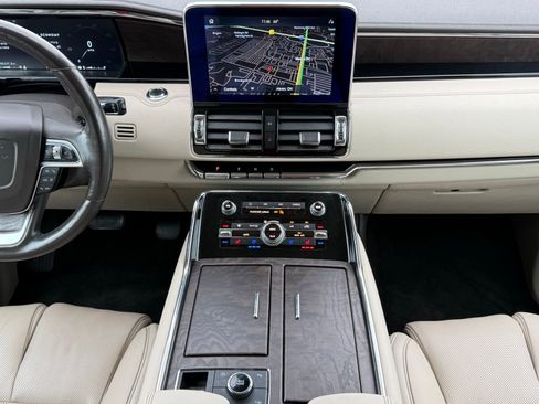 Used 2020 Lincoln Navigator Reserve w/ Luxury Package AWD/4WD image 23