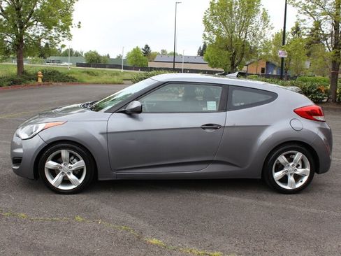 Used 2012 Hyundai Veloster FWD image 7