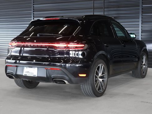 Used 2023 Porsche Macan image 10