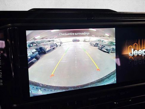 Used 2024 Jeep Wrangler Sport S image 13