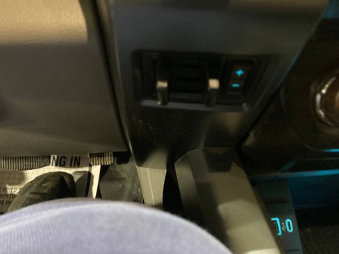 Used 2021 Ford F250 XLT w/ FX4 Off-Road Package image 30