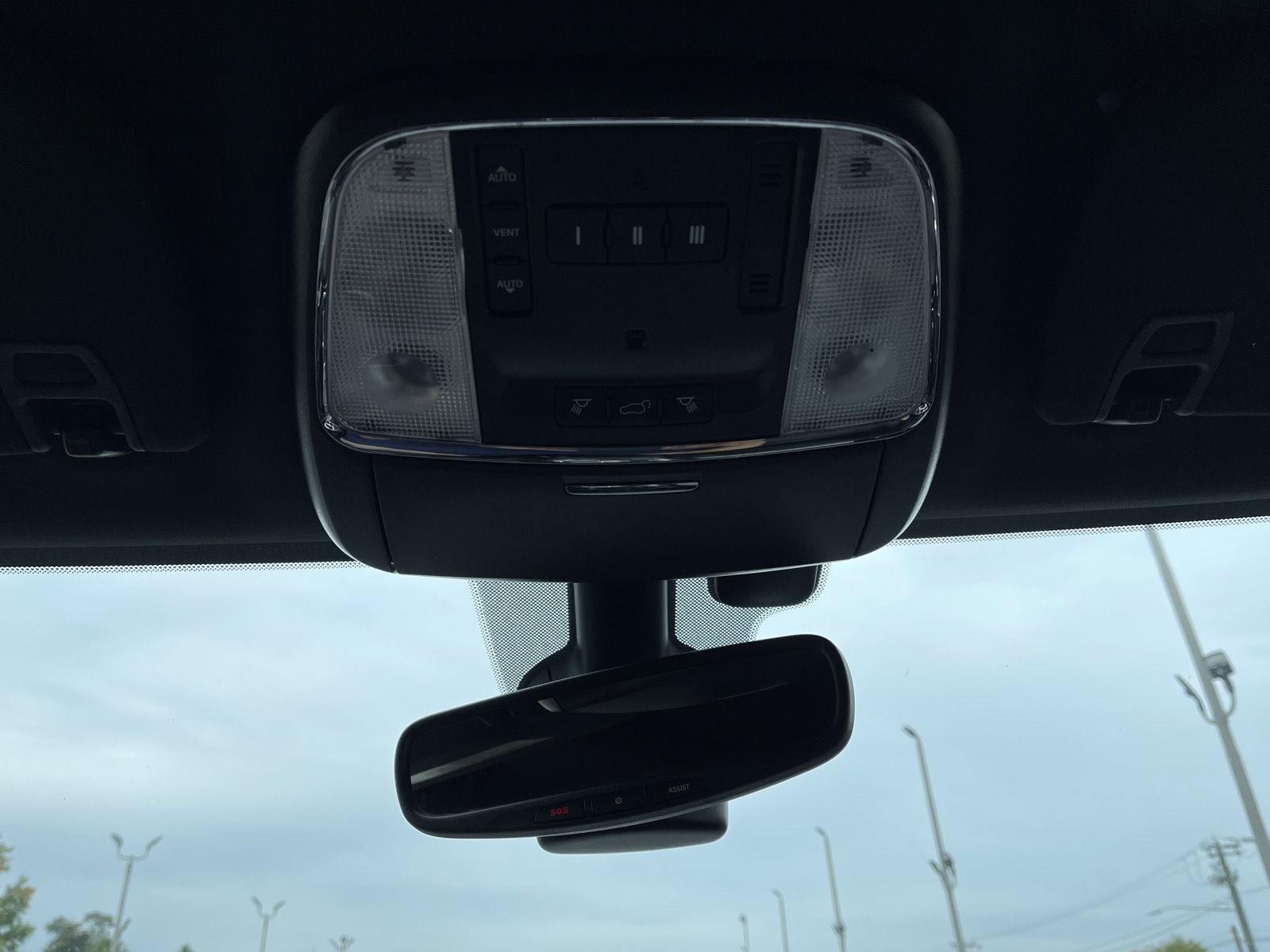 Used 2021 Jeep Grand Cherokee Limited AWD/4WD image 12
