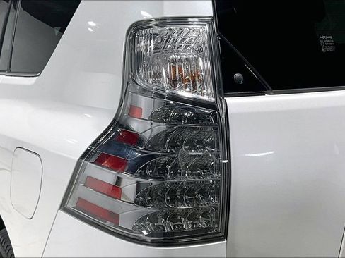 Used 2023 Lexus GX 460 Premium w/ Premium Package AWD/4WD image 40