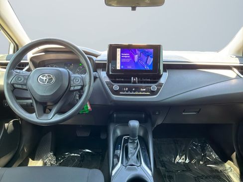 Used 2023 Toyota Corolla LE w/ Carpet Mat Package (TMS) FWD image 9