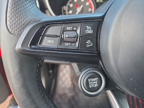 Used 2020 Alfa Romeo Stelvio Ti w/ Nero Edizione image 25