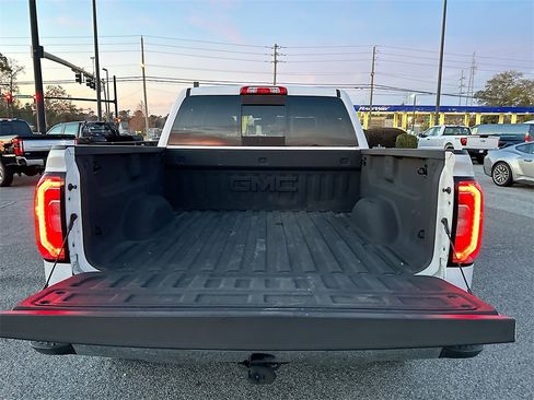 Used 2017 GMC Sierra 1500 SLT image 16