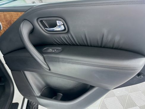 Used 2024 Nissan Armada SL w/ Captain's Chairs Package image 33