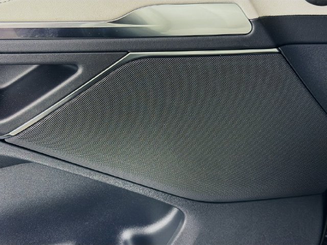 New 2026 Lincoln Navigator Premiere AWD/4WD image 19