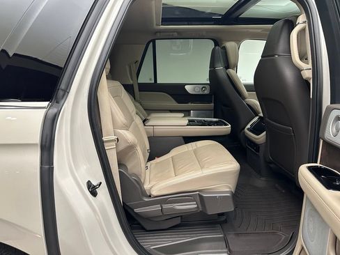 Used 2023 Lincoln Navigator L Reserve AWD/4WD image 11