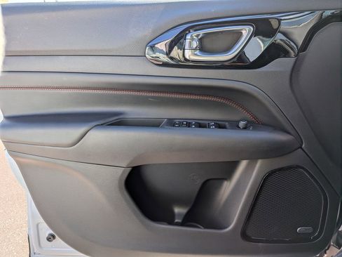 New 2026 Jeep Compass Trailhawk w/ Sun, Sound & Navigation Group AWD/4WD image 26