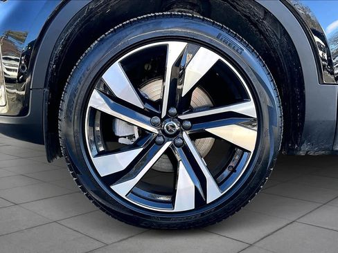 Used 2023 Volvo XC40 B5 Plus w/ Driver Assist Package image 11