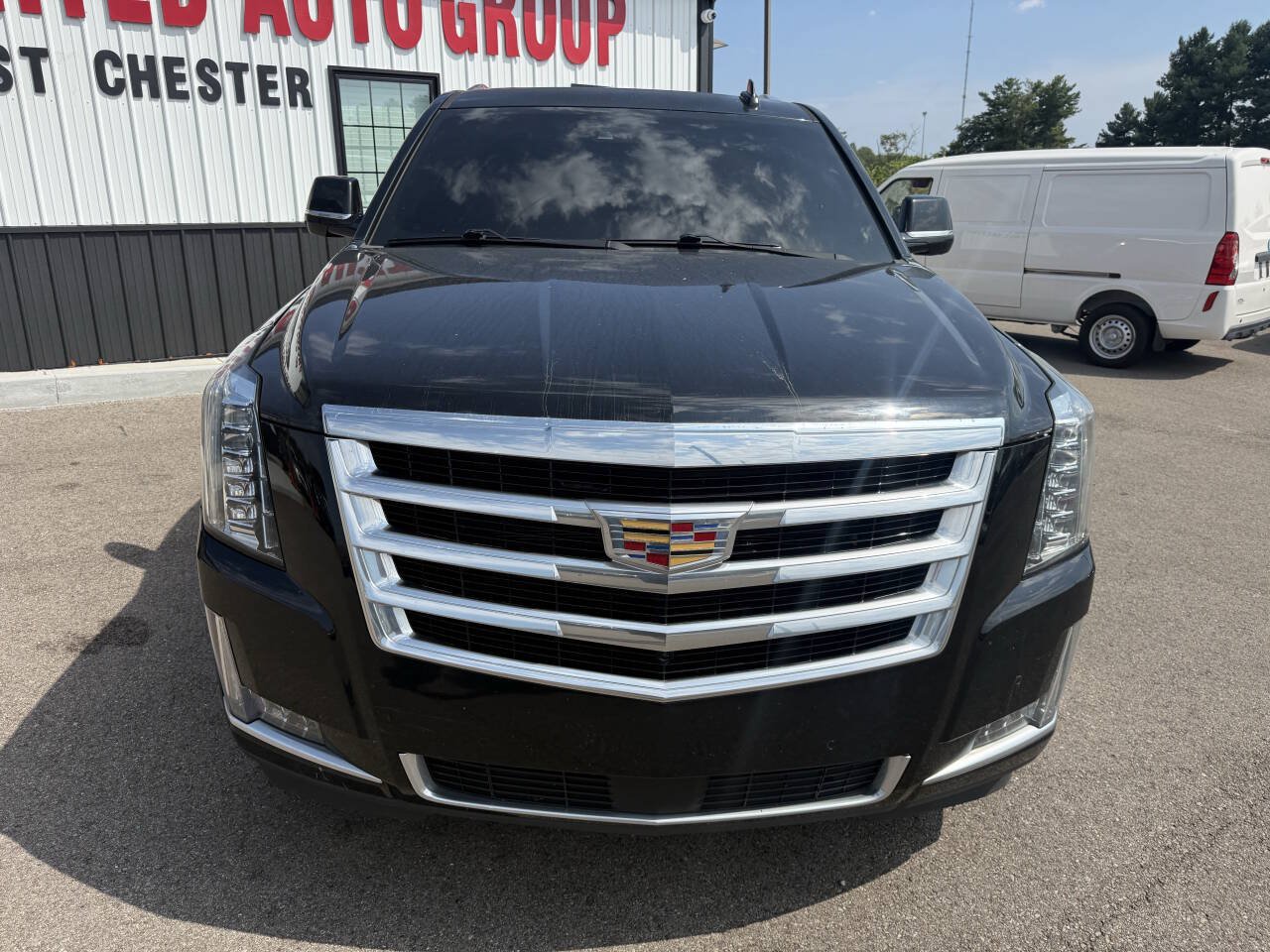Used 2016 Cadillac Escalade ESV Platinum AWD/4WD image 3