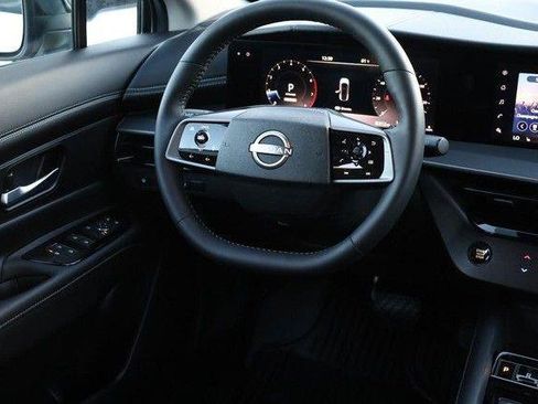 Used 2025 Nissan Murano SV FWD image 24