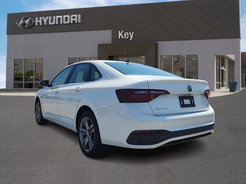 Used 2023 Volkswagen Jetta SE FWD image 5