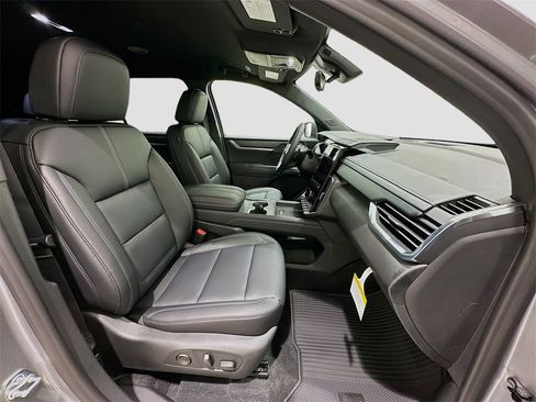 New 2026 GMC Acadia Elevation image 30