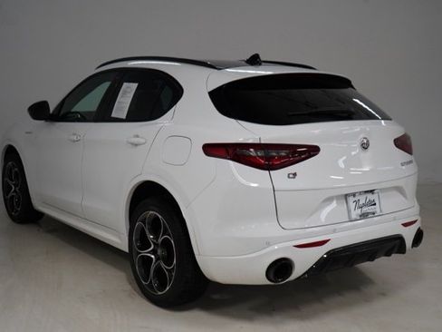 Used 2023 Alfa Romeo Stelvio Veloce image 5