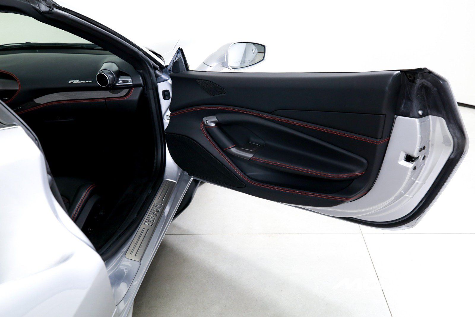 Used 2022 Ferrari F8 Tributo RWD image 19