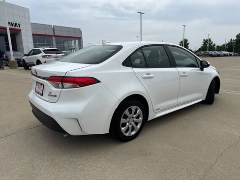 Used 2024 Toyota Corolla LE AWD/4WD image 2