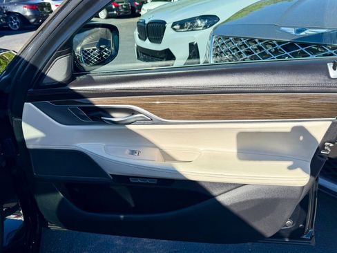 Used 2018 BMW 740i xDrive AWD/4WD image 23