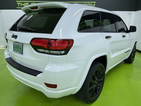 Used 2020 Jeep Grand Cherokee Altitude image 10