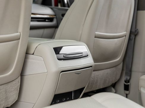 Used 2021 Cadillac Escalade Sport Platinum AWD/4WD image 38