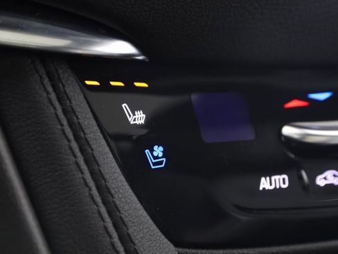 Used 2022 Cadillac XT5 Premium Luxury image 8