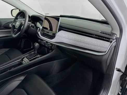 Used 2022 Jeep Compass Latitude image 34