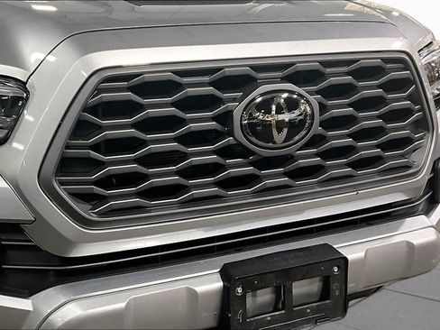 Used 2023 Toyota Tacoma TRD Sport w/ Technology Package AWD/4WD image 30