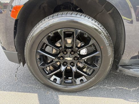 Used 2022 Chevrolet Tahoe LT w/ LT Signature Plus Package AWD/4WD image 11