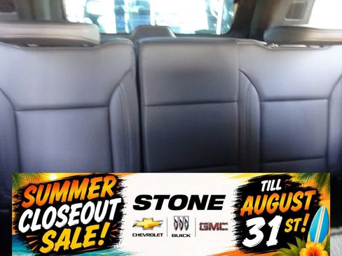 Certified 2024 Chevrolet Suburban Z71 w/ Luxury Package AWD/4WD image 23