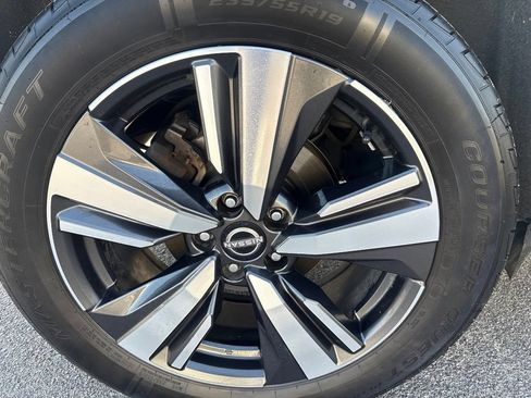 Used 2023 Nissan Rogue SL w/ SL Premium Package FWD image 14