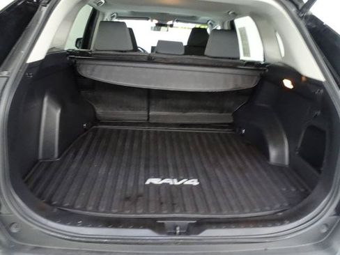 Used 2021 Toyota RAV4 XLE w/ Convenience Package AWD/4WD image 22