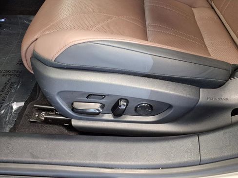 Used 2024 Lexus ES 300h Ultra Luxury w/ Accessory Package (Z2) image 22