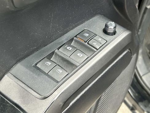 Used 2021 Toyota Tacoma TRD Off-Road image 28