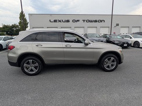 Used 2021 Mercedes-Benz GLC 300 4MATIC image 2