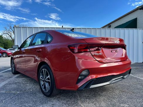 Used 2022 Kia Forte LXS w/ LXS Technology Package FWD image 3