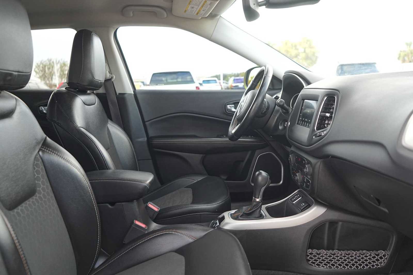 Used 2021 Jeep Compass Latitude w/ Convenience Group FWD image 15