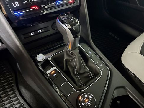 New 2025 Volkswagen Taos SE image 17