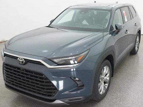 New 2026 Toyota Grand Highlander Limited image 3